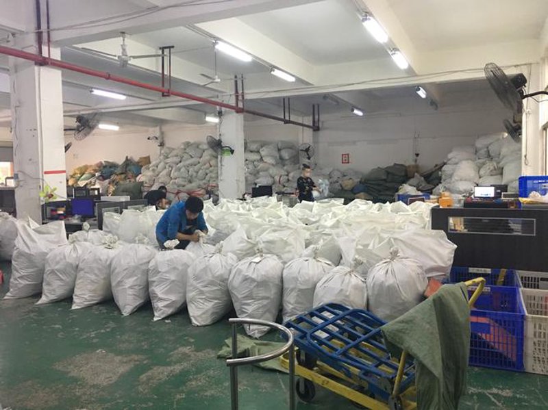 塑料包装箱的使用技巧：提高产品保护力与运输效率